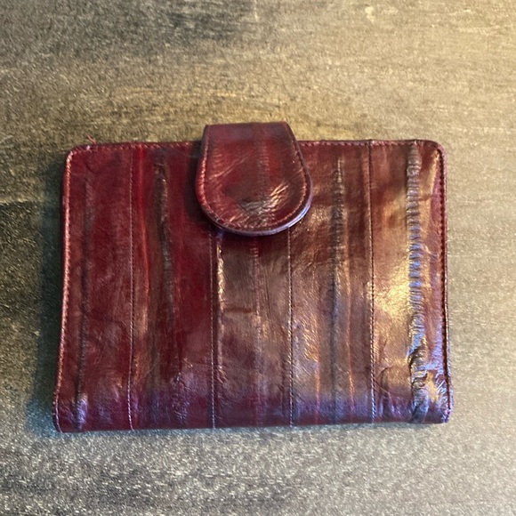 Vintage Eel Skin Womens Bi-Fold Wallet Burgundy‎ Snap Closure Lightweight - Picture 1 of 6